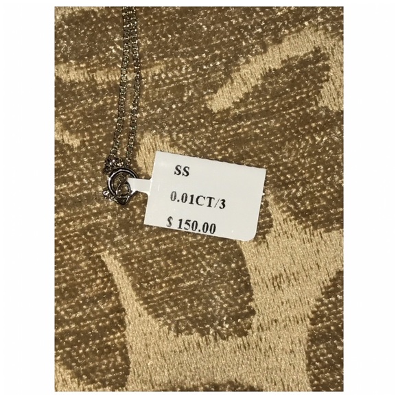 10K White Gold Butterfly Diamond Pendent w/ Chain - Picture 6 of 6